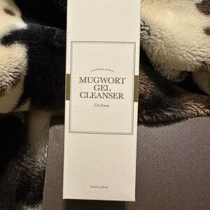 Mugwort Gel Cleanser - Cream